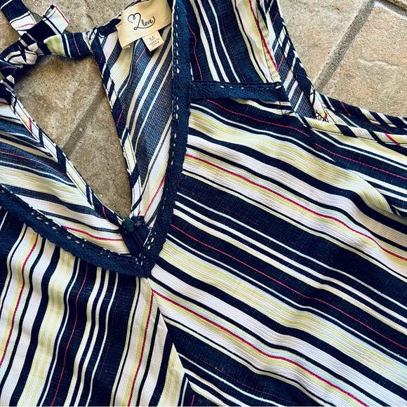 ⭐BOGO FREE⭐"NWT Boutique "LOVE" Brand Striped Cold-Shoulder Bell Sleeve Dress M - Picture 7 of 15